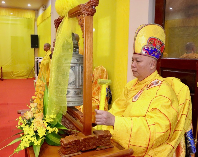 Hòa thượng đệ nhất chấp lệnh