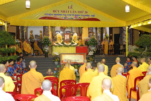 Môn đồ đệ tử thành kính tưởng niệm 20 năm ngày tôn sư viên tịch