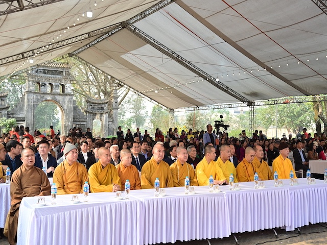 Chư tôn đức chứng minh buổi lễ