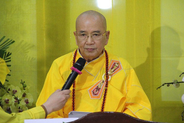 Hòa thượng Thích Khế Chơn đọc lời tưởng niệm của Ban Trị sự Phật giáo TP.Huế