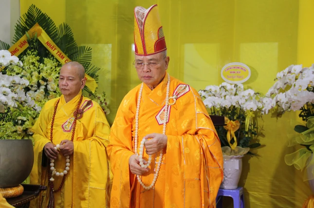 Hòa thượng Thích Huệ Phước, đương vi sám chủ tang lễ