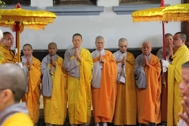 Thành kính tiễn biệt