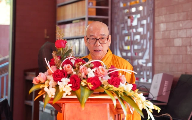 Thượng tọa Thích Hạnh Huệ phát biểu khai mạc
