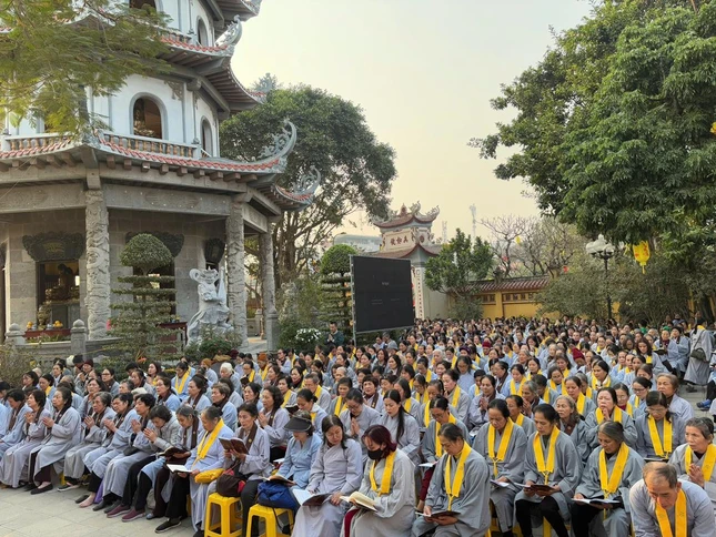 Đồng tụng kinh Bổn môn Pháp hoa