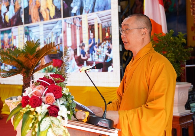 Đại đức Thích Pháp Quang báo cáo tổng kết