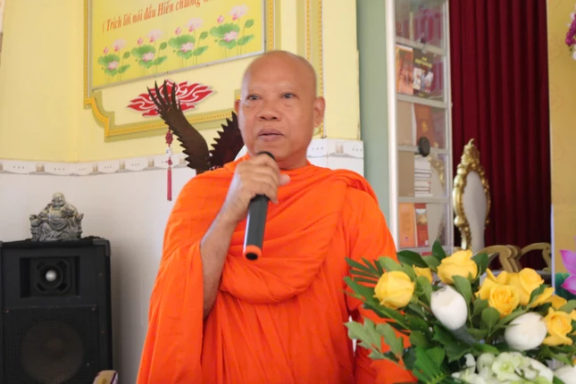 Hòa thượng Thạch Thảo phát biểu khai mạc