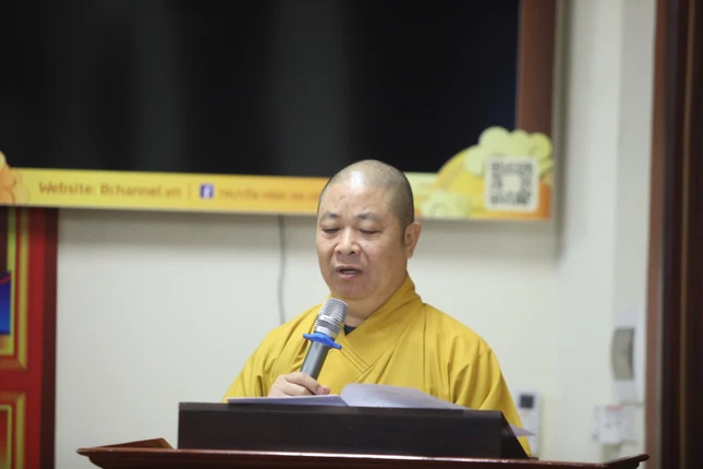 Hòa thượng Thích Thọ Lạc báo cáo kết quả Hội nghị Thường niên kỳ 4 - khóa IX (2022-2027) của GHPGVN