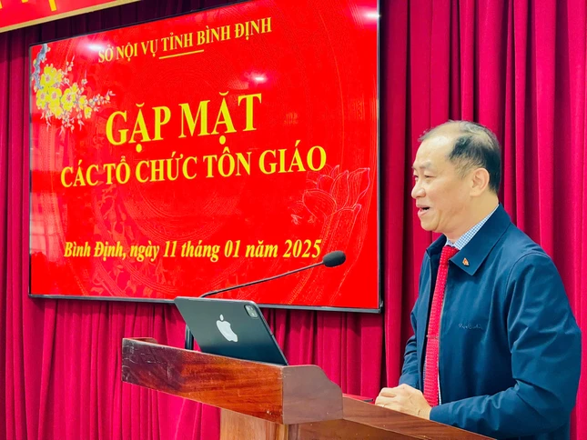 Giám đốc Sở Nội vụ tỉnh Bình Định Lê Minh Tuấn chủ trì buổi gặp mặt