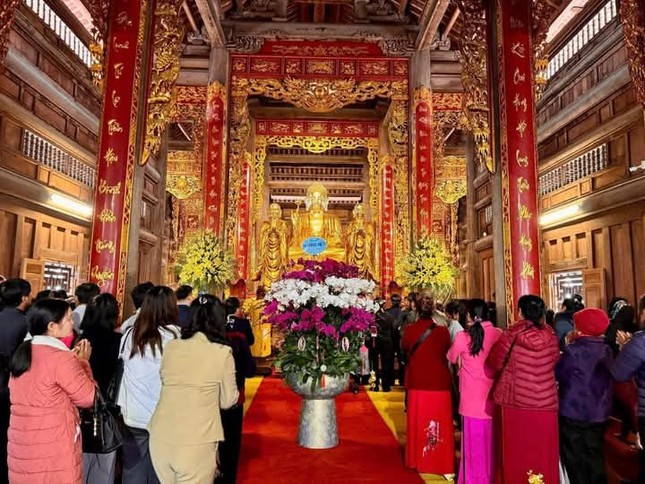 Chánh điện chùa Lam Sơn