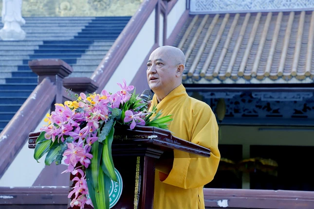 Hòa thượng Thích Huệ Thông phát biểu