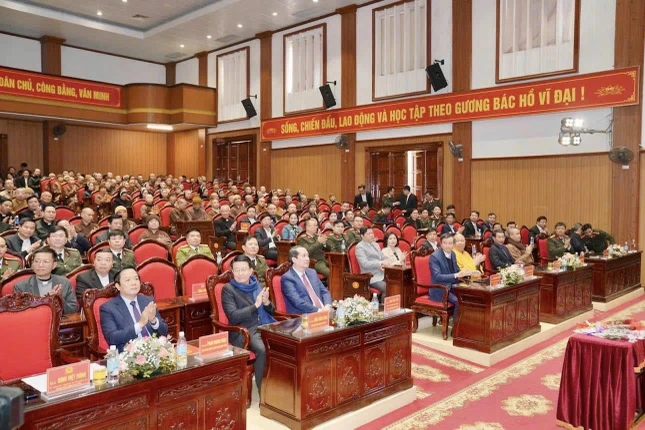 Các đại biểu tham dự buổi gặp mặt