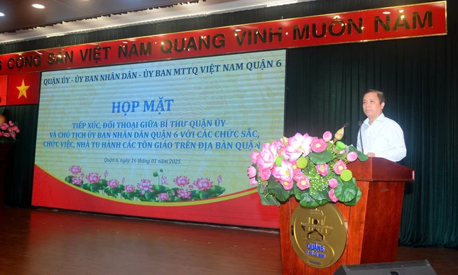 Bí thư Quận ủy Q.6 Ma Xuân Việt phát biểu tại buổi họp mặt