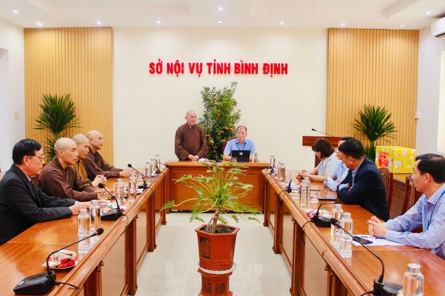 Đoàn Ban Trị sự GHPGVN tỉnh chúc Tết đến lãnh đạo Sở Nội vụ tỉnh