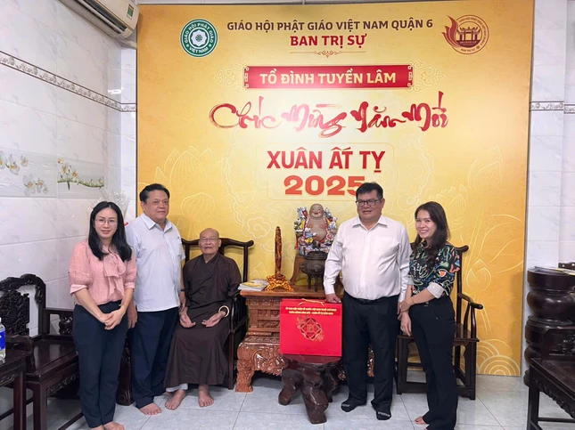 Ủy ban MTTQVN Thành phố vấn an sức khỏe, chúc Tết đến Hòa thượng Trưởng ban Trị sự GHPGVN Q.6 Ủy ban MTTQVN Thành phố vấn an sức khỏe, chúc Tết đến Hòa thượng Trưởng ban Trị sự GHPGVN Q.6