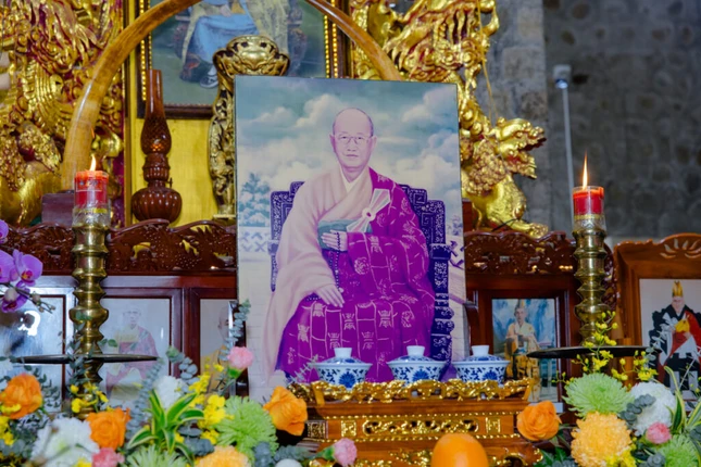 Pháp tướng Trưởng lão Hòa thượng Thích Minh Nguyệt