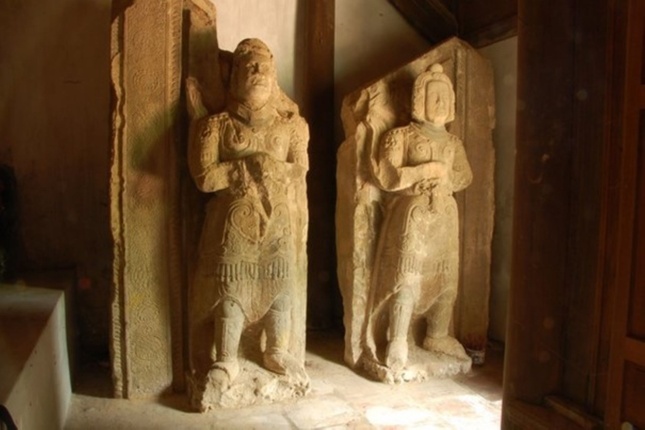 Tượng Kim Cương chùa Đọi Sơn (Hà Nam)