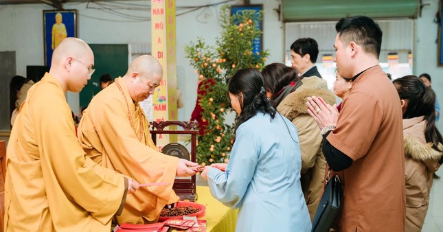 Phát lộc đầu xuân đến Phật tử Phát lộc đầu xuân đến Phật tử