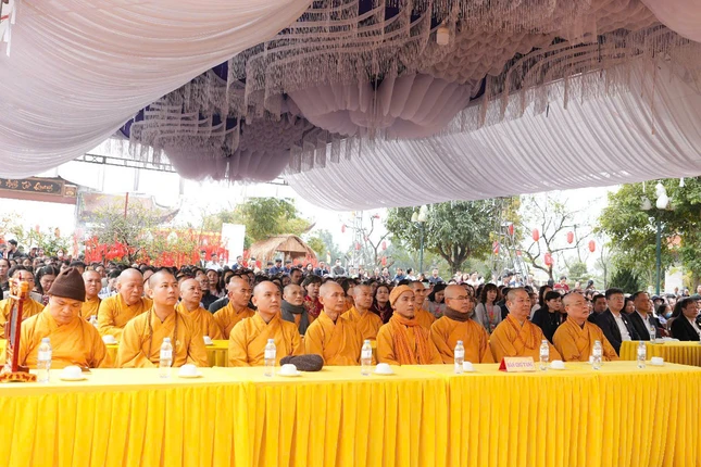 Chư tôn đức tham dự