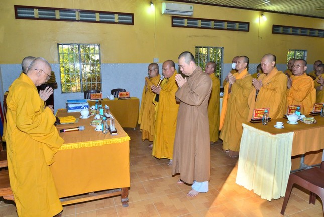 Thượng tọa Thích Thiện Thức dâng lời khánh tuế nhị vị Hòa thượng