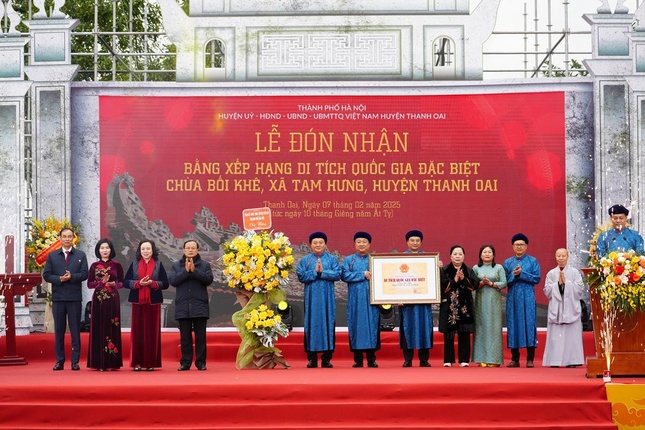 Trao Bằng xếp hạng Di tích quốc gia đặc biệt chùa Bối Khế