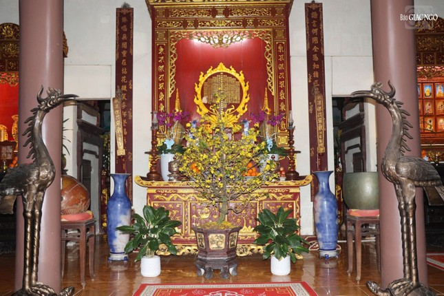 Hương án Tổ sư khai sơn tổ đình Sắc tứ Tịnh Quang