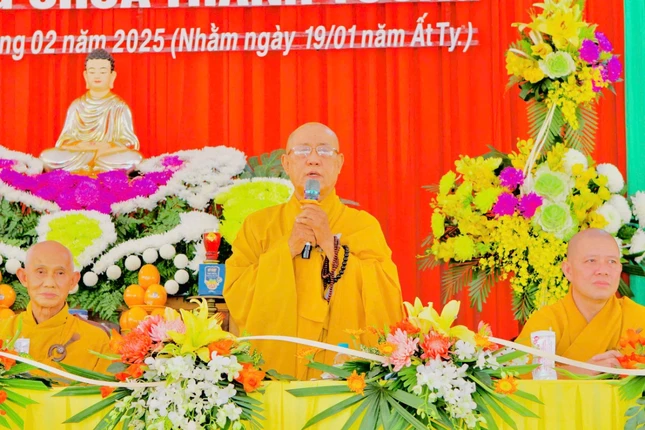 Hòa thượng Thích Minh Truyền ban đạo từ