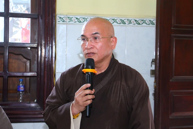 Thượng tọa Thích Minh Sơn, Chánh Thư ký Ban Trị sự GHPGVN tỉnh Đồng Tháp phát biểu