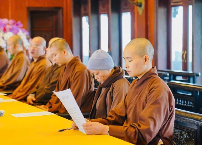 Chư Tăng, Ni tham dự phiên họp