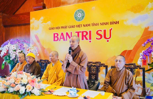 Thượng tọa Thích Minh Quang phát biểu chỉ đạo