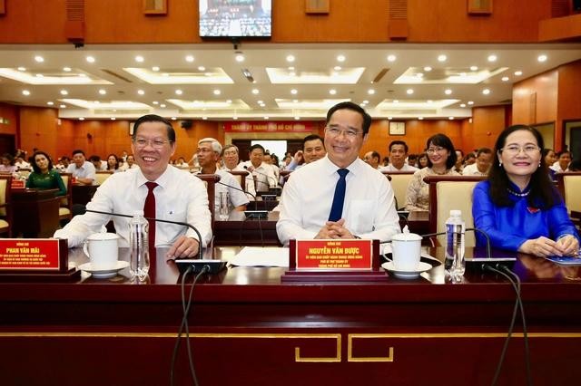 Từ trái sang: Chủ nhiệm Ủy ban Kinh tế và Tài chính của Quốc hội Phan Văn Mãi; Phó Bí thư Thành ủy TP.HCM Nguyễn Văn Được; Chủ tịch HĐND TP.HCM Nguyễn Thị Lệ tham dự kỳ họp