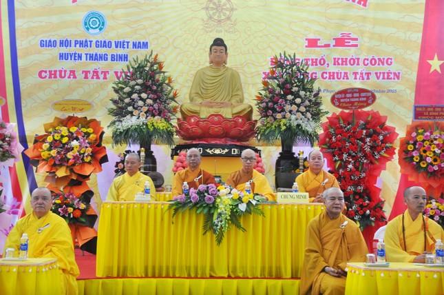 Chư tôn đức chứng minh buổi lễ