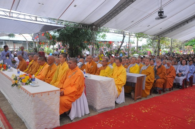 Chư tôn đức Tăng Ni, Phật tử dự lễ