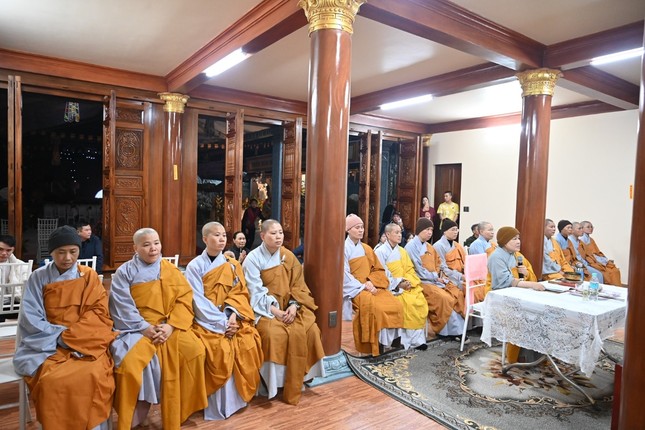 Chư Ni dự lễ Chư Ni dự lễ