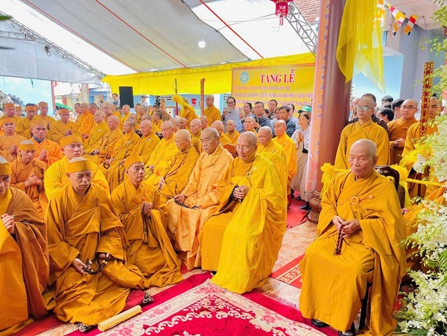 Chư tôn giáo phẩm chứng minh Chư tôn giáo phẩm chứng minh