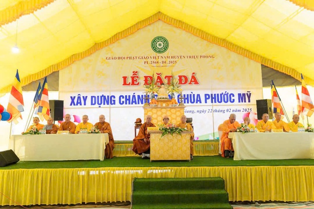 Chư tôn đức chứng minh buổi lễ