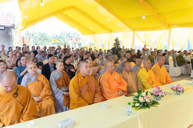 Chư Tăng Ni, Phật tử tham dự buổi lễ