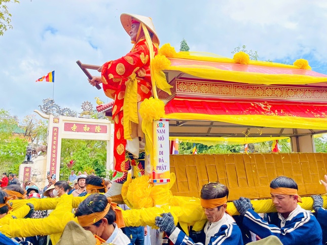 Trưởng lão Hòa thượng Thích Giác Trí viên tịch vào lúc 16 giờ 15 phút, ngày 19-2-2025 (nhằm ngày 22 tháng Giêng năm Ất Tỵ) tại chùa Long Hòa (xã Cát Tân, H.Phù Cát, tỉnh Bình Định); trụ thế: 98 năm, 68 hạ lạp Trưởng lão Hòa thượng Thích Giác Trí viên tịch vào lúc 16 giờ 15 phút, ngày 19-2-2025 (nhằm ngày 22 tháng Giêng năm Ất Tỵ) tại chùa Long Hòa (xã Cát Tân, H.Phù Cát, tỉnh Bình Định); trụ thế: 98 năm, 68 hạ lạp