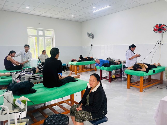 Mỗi ngày, trung tâm tiếp nhận từ 20 - 50 bệnh nhân đến điều trị