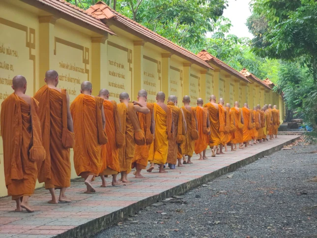Từng bước chân chánh niệm