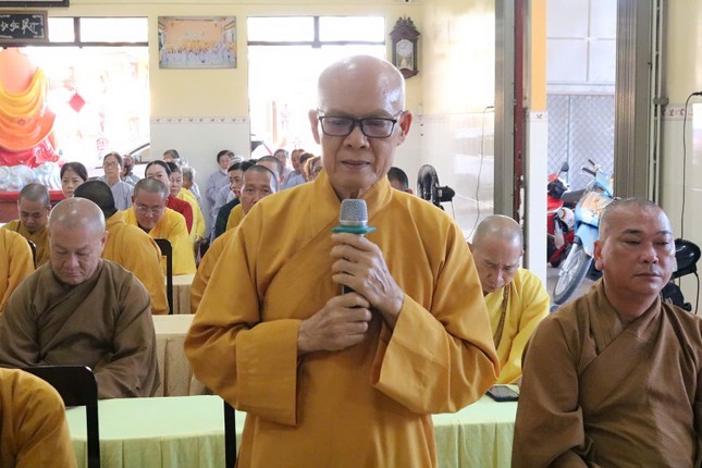 Hòa thượng Thích Tâm Linh ban đạo từ Hòa thượng Thích Tâm Linh ban đạo từ