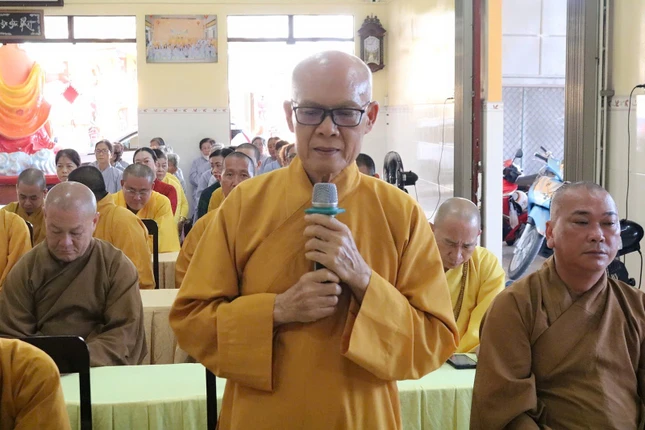 Hòa thượng Thích Tâm Linh ban đạo từ