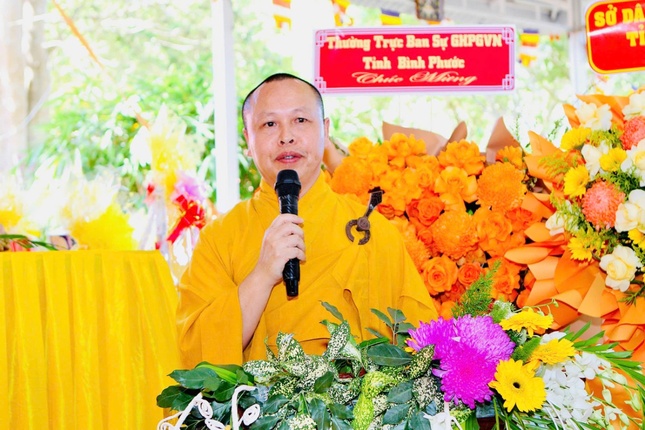 Thượng tọa Thích Nguyên Tú phát biểu khai mạc