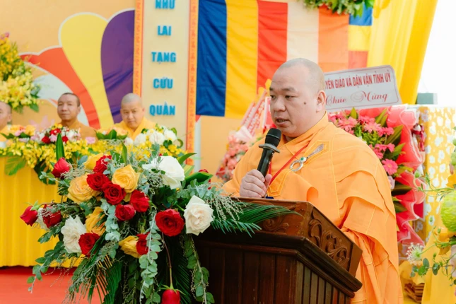 Đại đức Thích Minh Huệ, Trưởng ban Trị sự GHPGVN H.Buôn Đôn, Trưởng ban Tổ chức phát biểu khai mạc