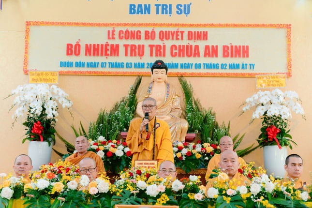Hòa thượng Thích Châu Quang ban đạo từ