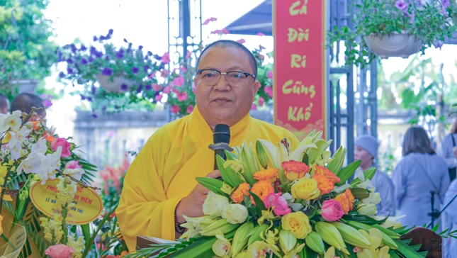 Thượng tọa Thích Huệ Phát phát biểu khai mạc