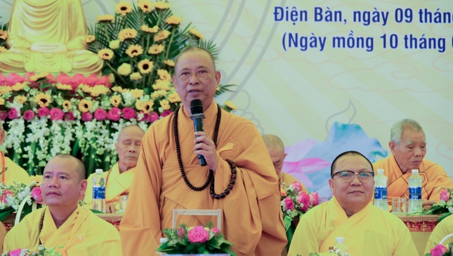 Hòa thượng Thích Phước Minh ban đạo từ