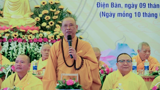 Hòa thượng Thích Phước Minh ban đạo từ