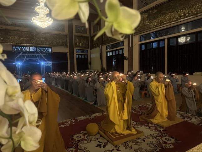 Dâng đăng cầu nguyện