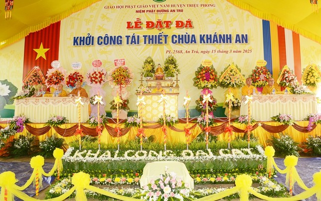 Chư tôn đức chứng minh buổi lễ