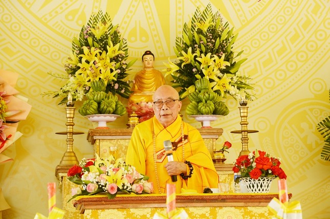 Hòa thượng Thích Thiện Tấn ban đạo từ